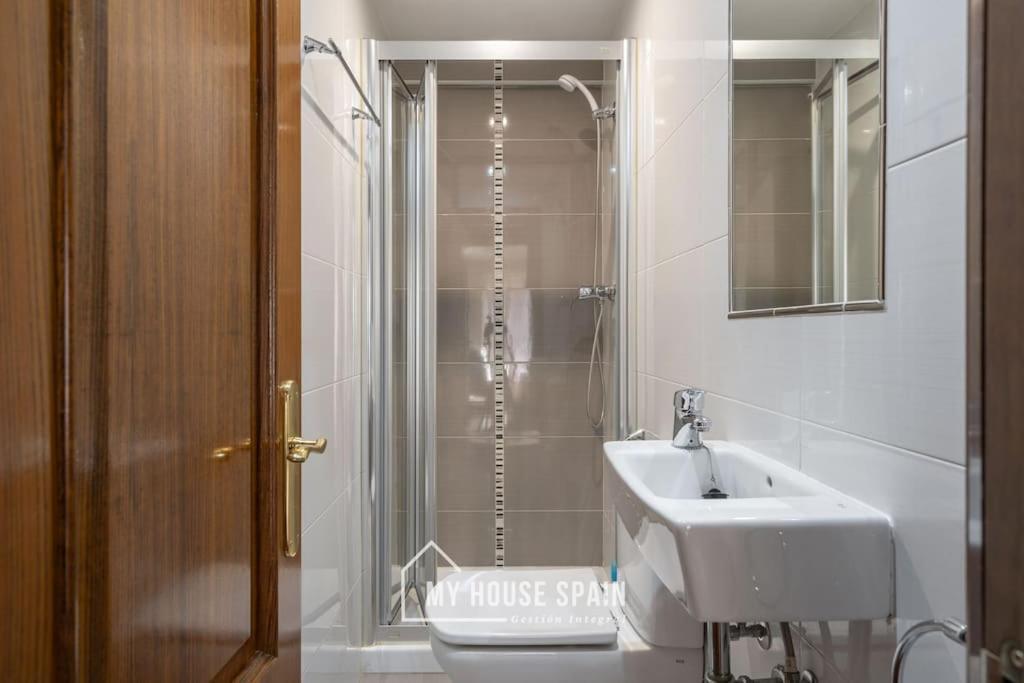 Myhousespain - Piso Centrico Junto A La Playa Gijón Extérieur photo